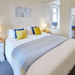 Apartment Host & - The Gallery, Scarborough