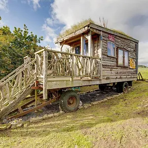 2x Double Bed - Glamping Wagon Dalby Forest Scarborough